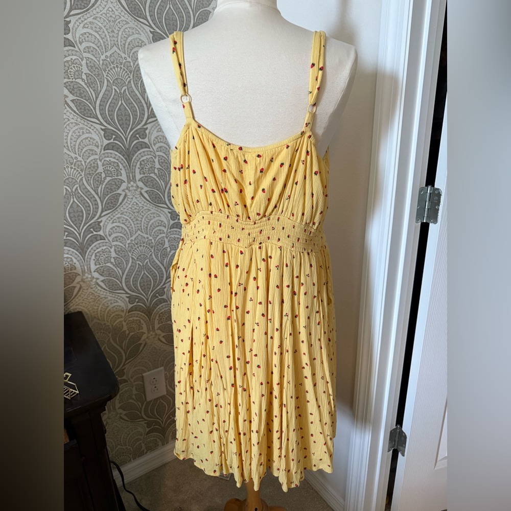Torrid Yellow sundress Dress with Red cherries and strawberries size 1x - Picture 2 of 3